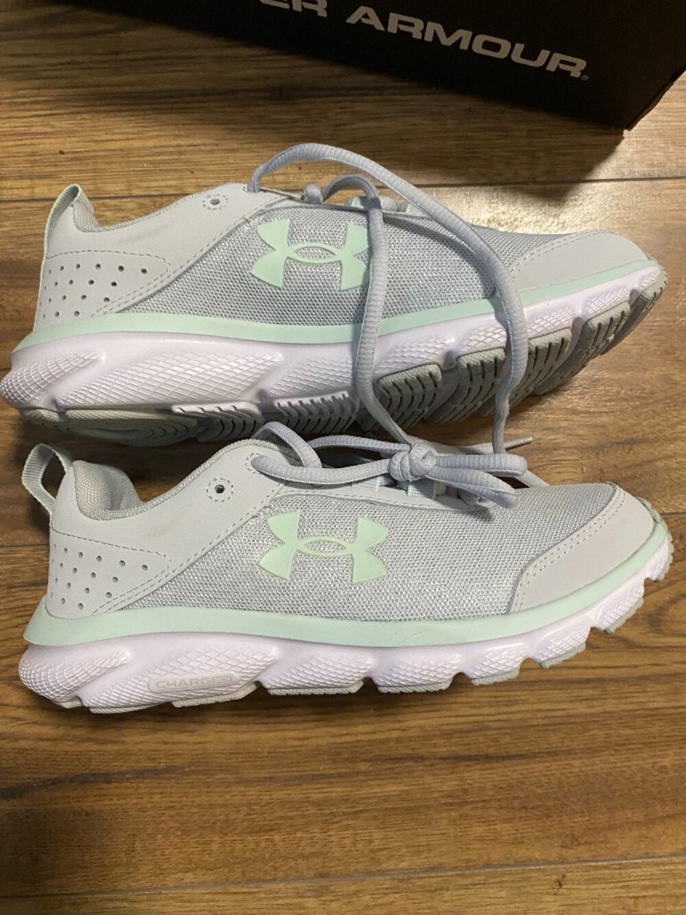 Under Armour Charged Assert 8 Women's Sneakers Size 6.5 - Brand New!